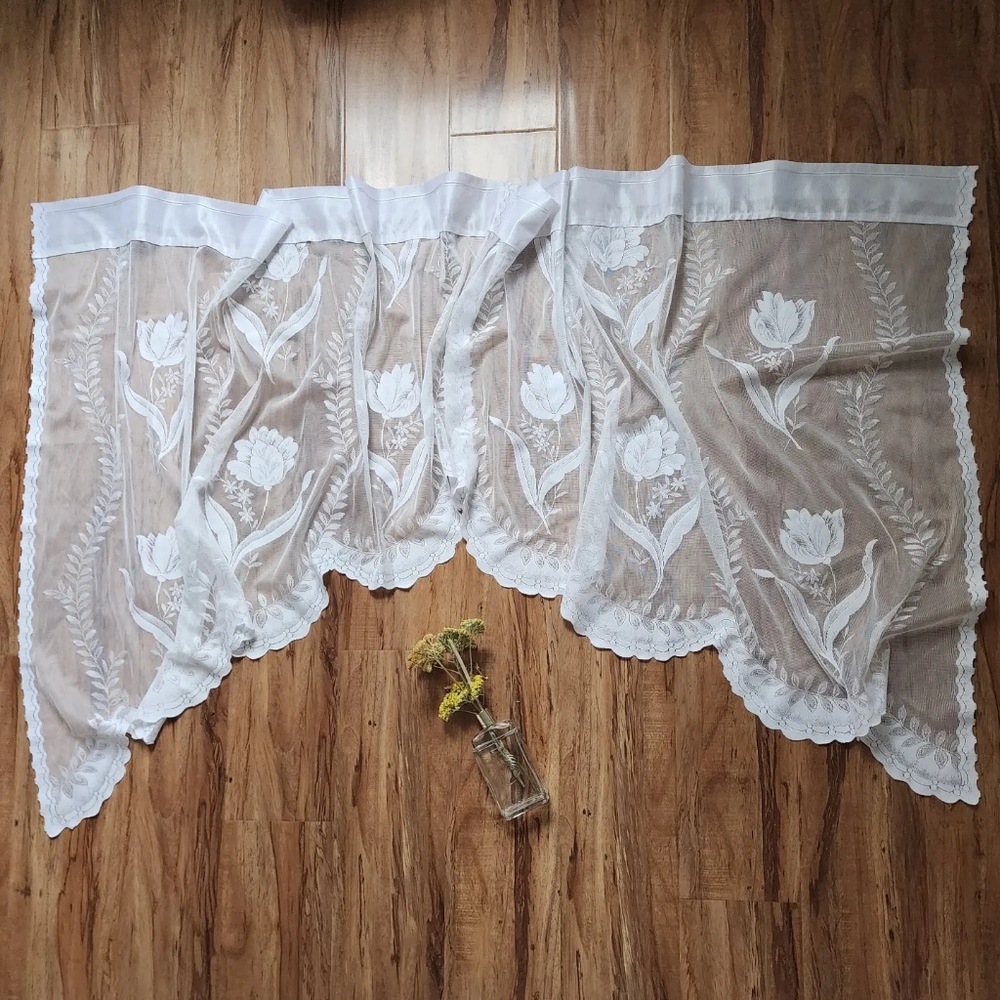 Dreamy blooms white lace curtain valance